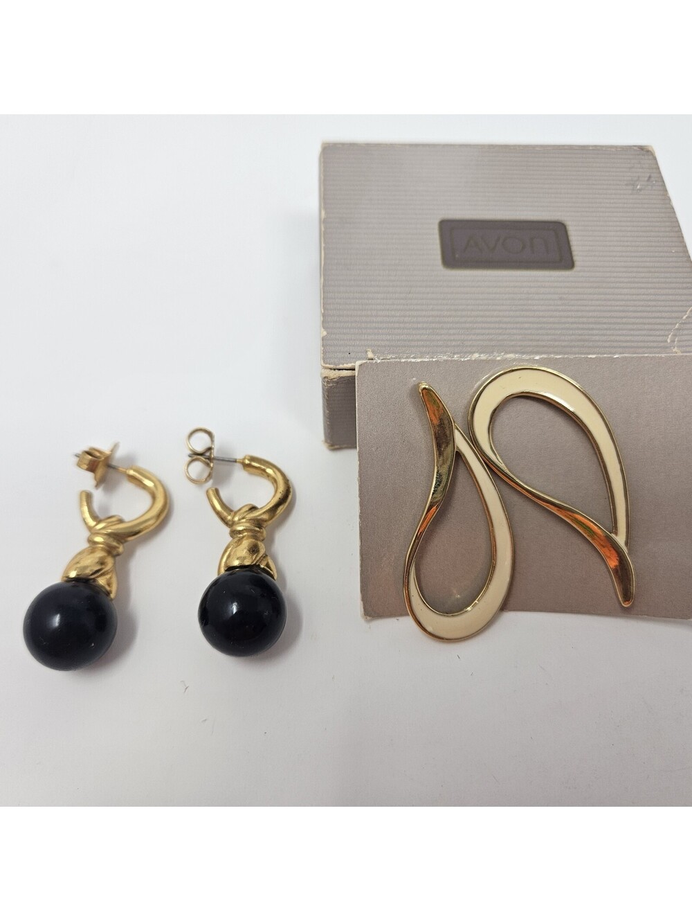 Lot Of 2 Avon Vntg Pierced Earrings Gold Tone Color Swirl, Blk Ball Convertible